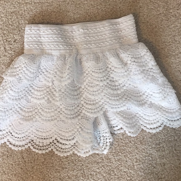 White flowy shorts - Picture 2 of 2